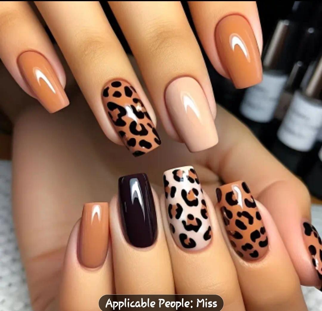 24 Piece Press on Nail Set